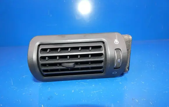 Hyundai Santa Fe Rear air vent grill 97050--2W000 970502W000