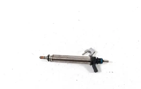 Mercedes-Benz CLA C117 X117 W117 Fuel injector A2780700687