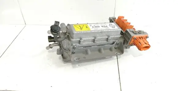 Voltage converter inverter