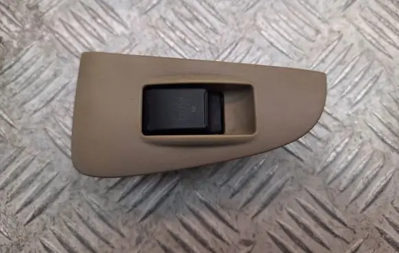 Toyota Avensis T250 Electric window control switch 8481005050 7427205020