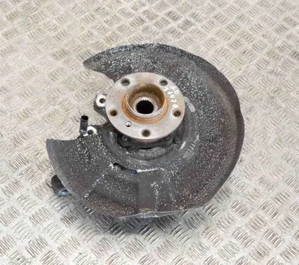 Rear wheel hub