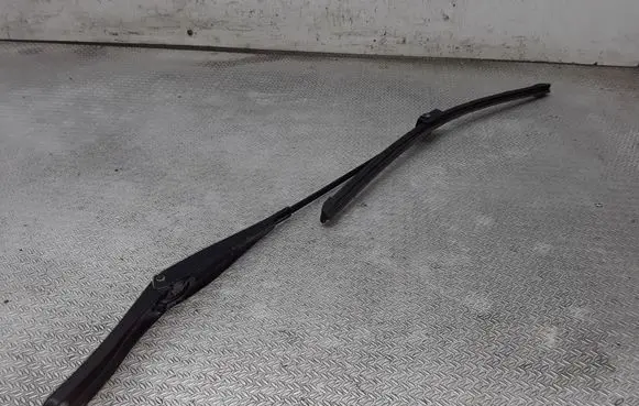 Opel Astra H Windshield/front glass wiper blade 13111220LH