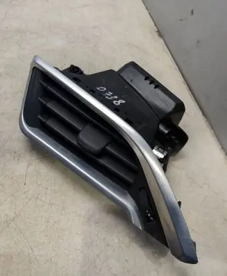 Peugeot 307 Dash center air vent grill 9633131777