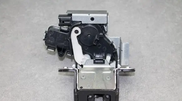 Mazda 3 II Tailgate/trunk/boot lock/catch/latch