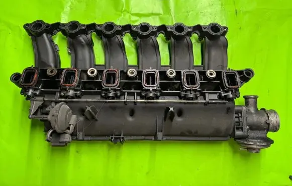 BMW 5 E39 Intake manifold 7789329 7789287 7789247