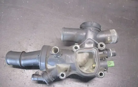 Ford Mondeo MK IV Thermostat housing 9656182980