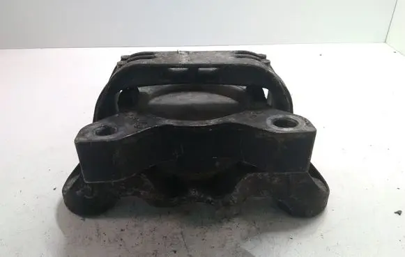 Ford Focus Engine mount bracket 1M516F012