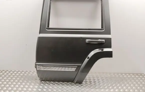 Jeep Commander Rear door