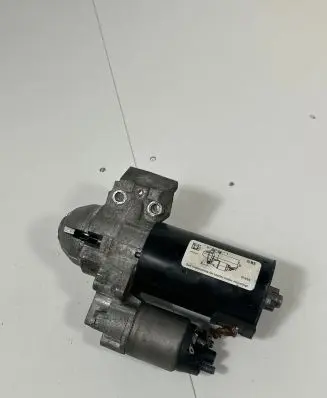 BMW 5 F10 F11 Starter motor 8574102