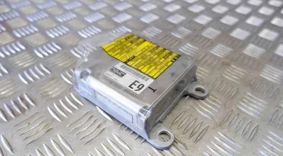 Toyota Prius (XW20) Airbag control unit/module 8917047390