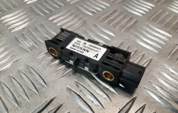 Nissan Primera Airbag deployment crash/impact sensor 0285003019 98830AY000