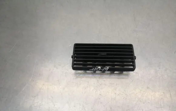 Volkswagen Golf IV Dashboard side air vent grill/cover trim