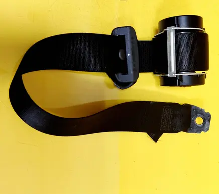 Rear seatbelt