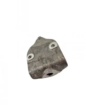 Engine mounting bracket