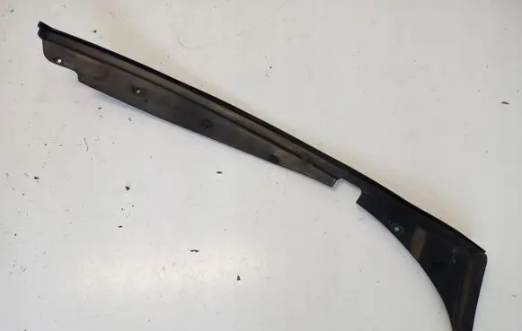 Peugeot 308 Front door glass trim molding 9685089680