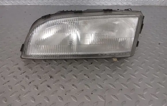 Volvo S70 V70 V70 XC Headlight/headlamp 9483277
