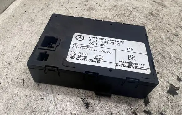 Mercedes-Benz E W211 Door central lock control unit/module A2114452500