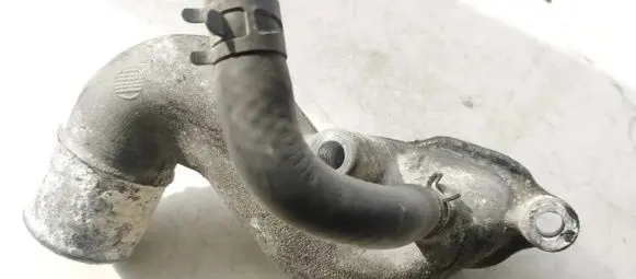 Toyota RAV 4 (XA20) Engine coolant pipe/hose