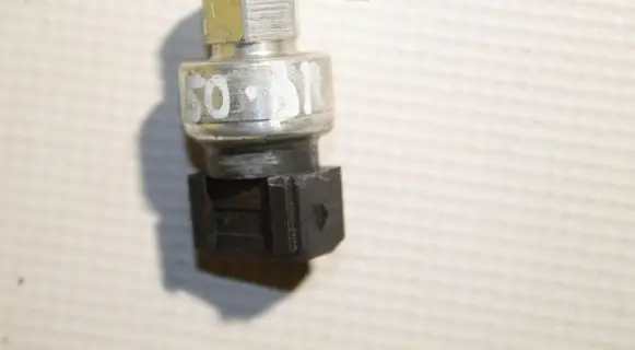Volvo S40, V40 Air conditioning (A/C) pressure sensor 30664949