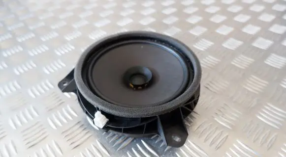 Toyota Yaris XP210 Rear door speaker 8616002B80