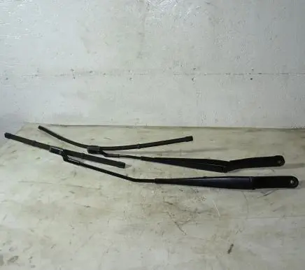 Skoda Fabia Mk3 (NJ) Front wiper blade arm 6V1955410A