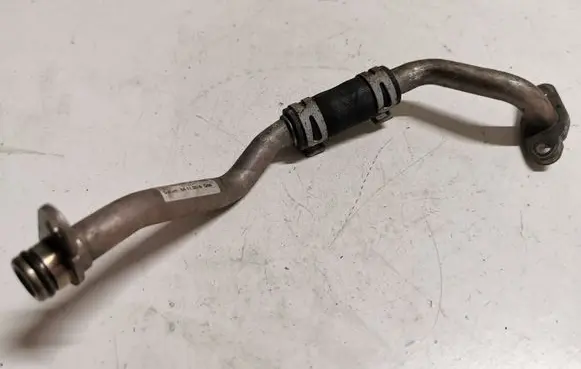 Mercedes-Benz C AMG W205 Turbo turbocharger oiling pipe/hose A2760900577