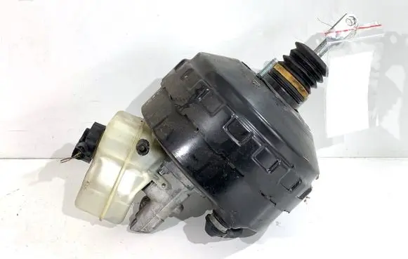 BMW 3 E90 E91 Brake booster 6751976