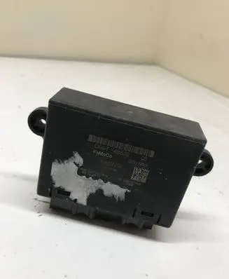 Ford Mondeo MK V Door control unit/module DG9T14B533 10131081