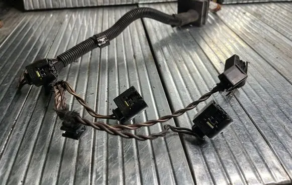 BMW 3 E92 E93 Fuel injector wires 7811187 EMB927C 781118705