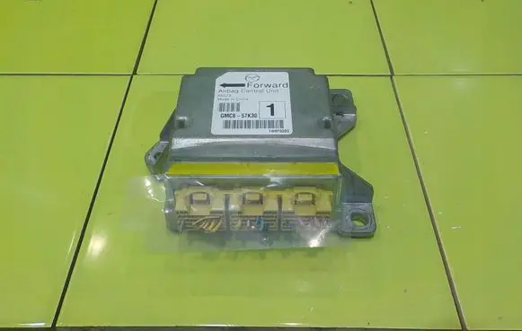 Mazda 6 Airbag control unit/module GMC857K30