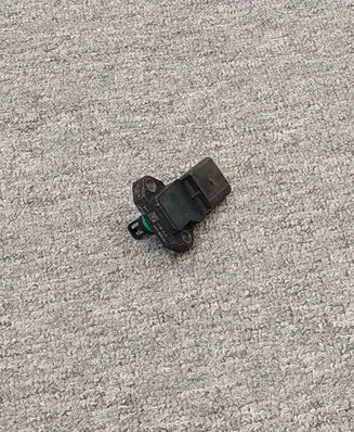 Volkswagen Golf VII Air pressure sensor 04C906051