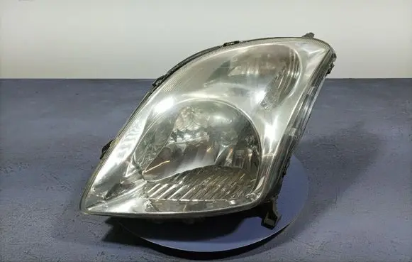 Suzuki Swift I Headlight/headlamp 