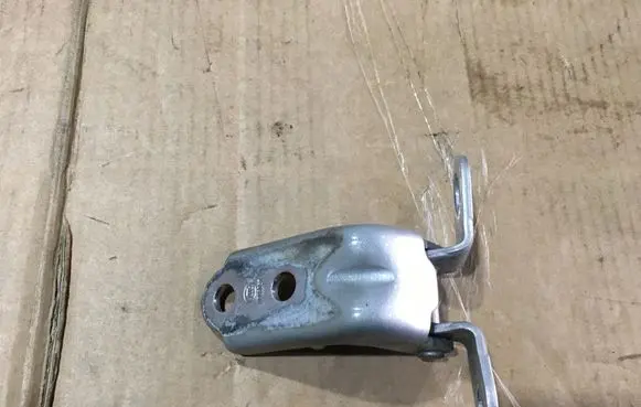 Hyundai i40 Rear door lower hinge