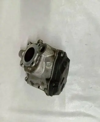 Mercedes-Benz E W212 EGR valve A6511400160 A6511400060 A6511400660