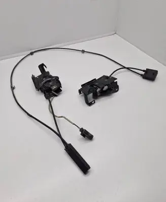 BMW X1 F48 F49 Engine bonnet/hood lock/catch 7431369 7431370