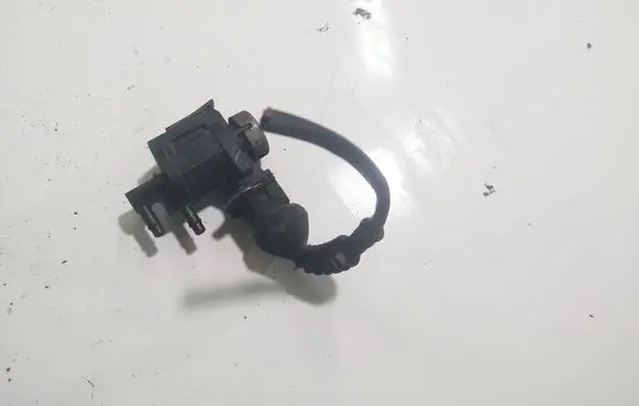 Volkswagen PASSAT CC Turbo solenoid valve 1J0906283A