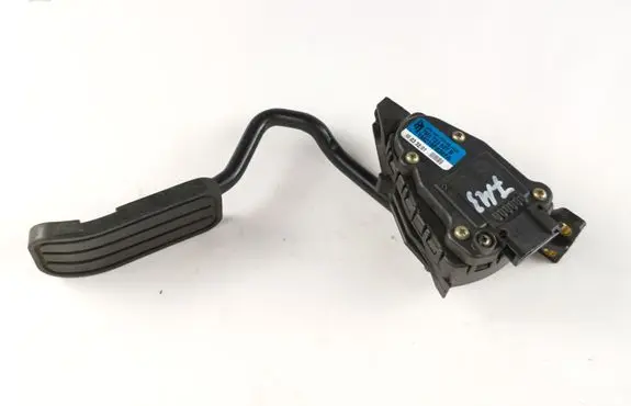 Volkswagen Sharan Accelerator throttle pedal 7M3723507B YM219F836FA 6PV00777002