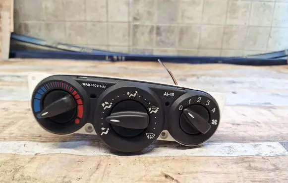 Ford Focus Climate control unit 98AB18C419AL