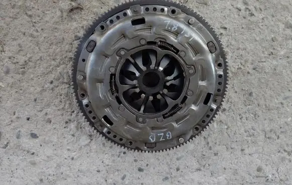 Audi A3 S3 8P Dual mass flywheel 