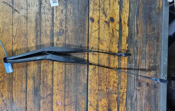 Ford Fiesta Front wiper blade arm 8A6117526BD 8A6117526AC U2VSA