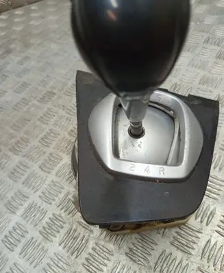 Volvo S60 Gear shifter/selector 