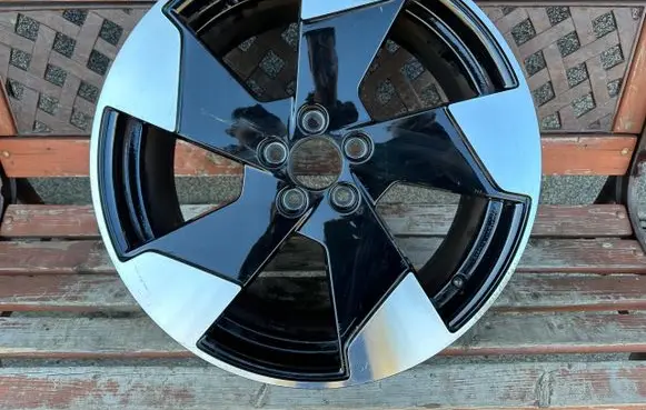Volvo EX30 R19 alloy rim 