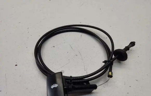Opel Astra H Engine bonnet (hood) release handle