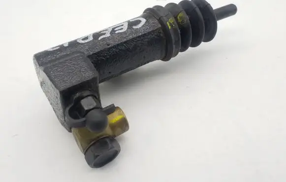 Clutch slave cylinder