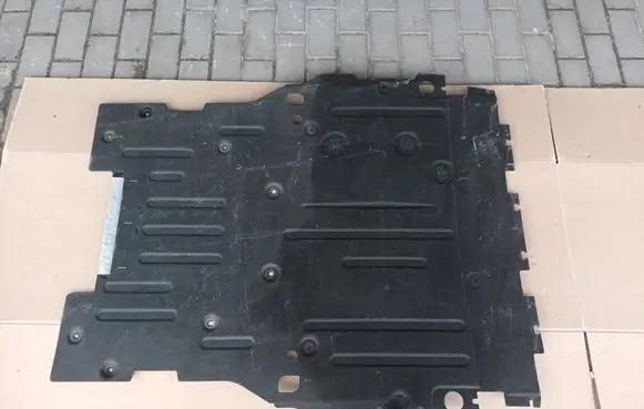Land Rover Evoque II Engine splash shield/under tray K8D26B629AD
