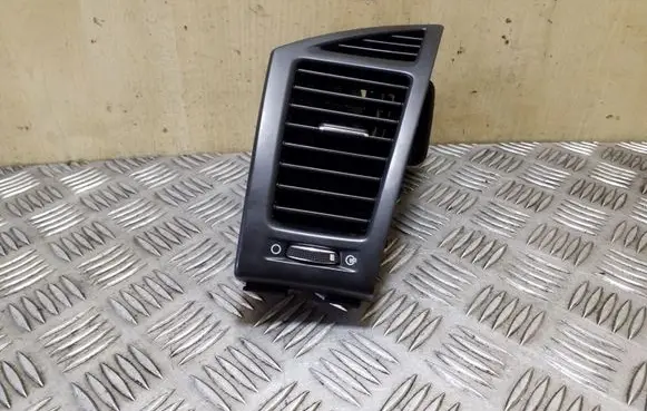 Hyundai i40 Dashboard side air vent grill/cover trim