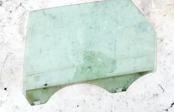 Volvo V50 Rear door window glass 43r001105 43r-001105
