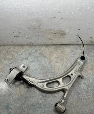 Subaru Impreza II Front control arm 20202FE311 20202FE310