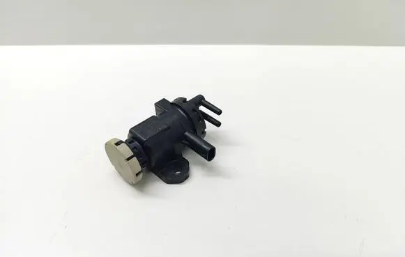 BMW 5 F10 F11 Turbo solenoid valve 8509323 850932305