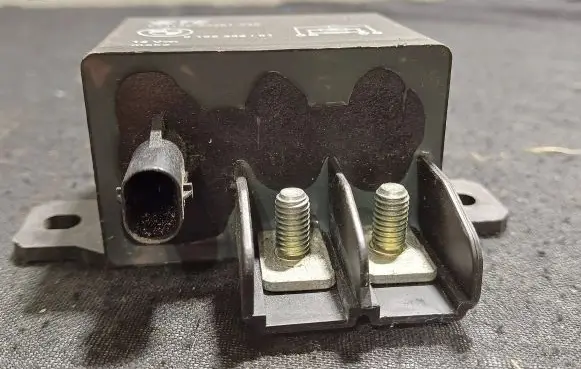 BMW X5 F15 Coolant fan relay 9198302 V23132A2001X30 861409